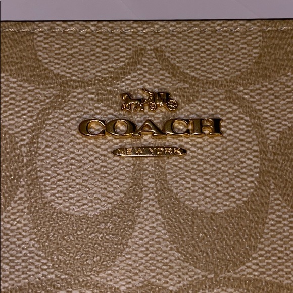 Coach Large Phone Wallet In Signature Canvas LIGHT - Picture 5 of 16